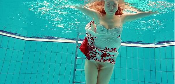  Hot underwater teen Marketa
